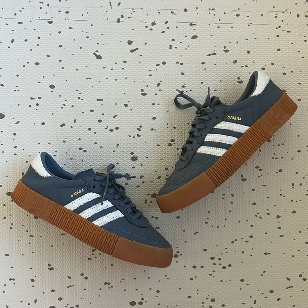 ADIDAS - SAMBA ROSE STEEL BLUE/GUM SAMBA PLATFORM SNEAKER